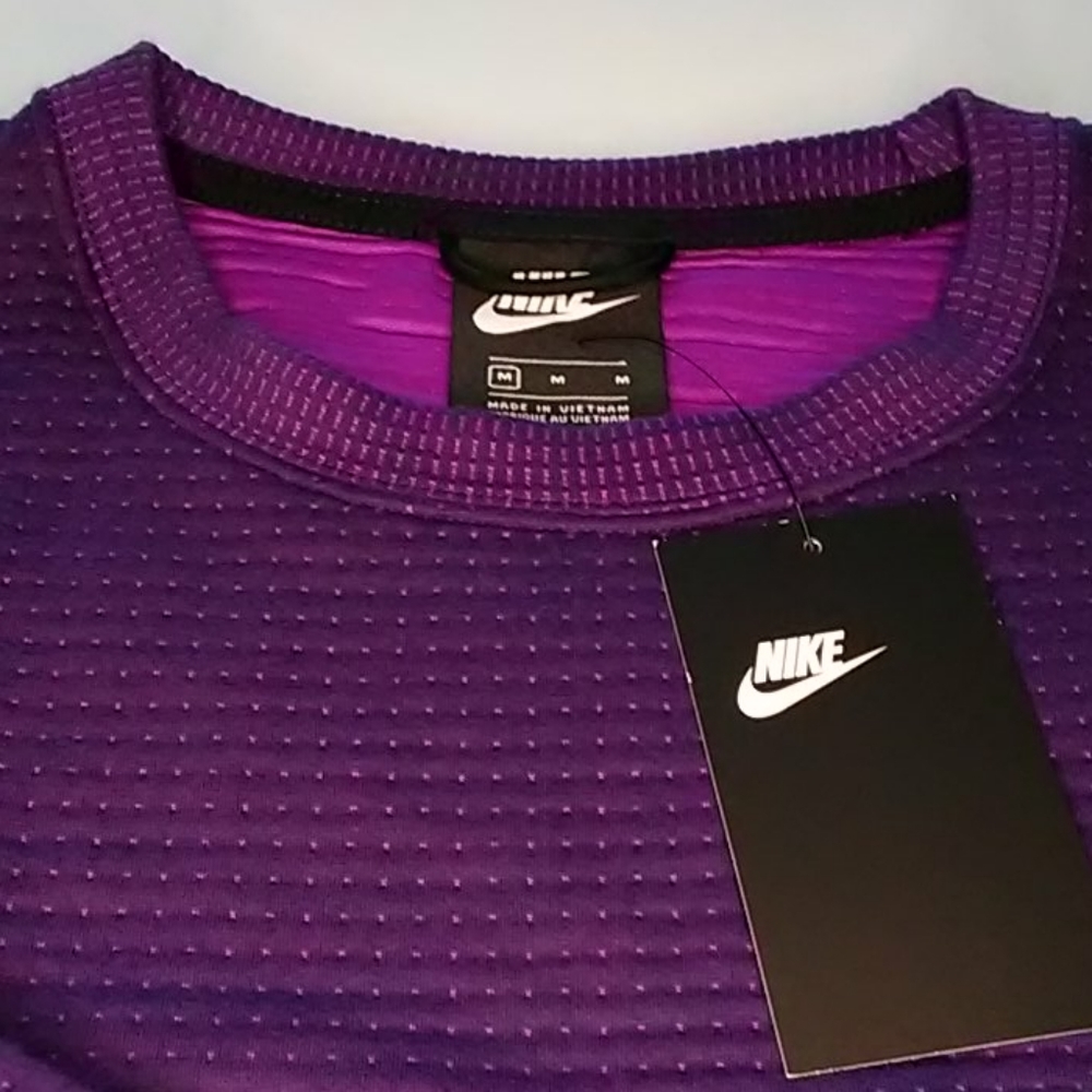 NWT Nike Cropped Top